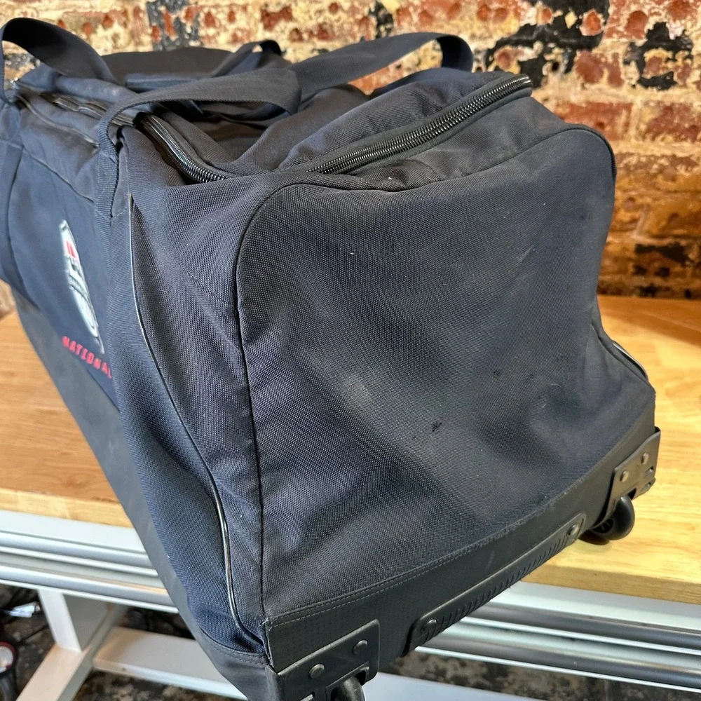 Nike USA Basketball Rolling Duffle Luggage Large Wheeled Travel Bag Blue